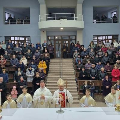 7 ianuarie: Roman: Vizita PS Petru Sescu în comunitatea "Inima Neprihănită a Mariei"