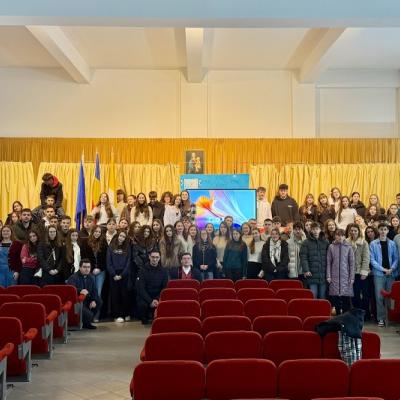 1 decembrie: Bacău: Zi de reculegere cu tinerii din zonă