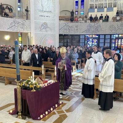 2 noiembrie: Iaşi: Pomenirea Tuturor Credincioşilor Răposaţi, celebrarea din Catedrala "Sfânta Fecioară Maria, Regină"
