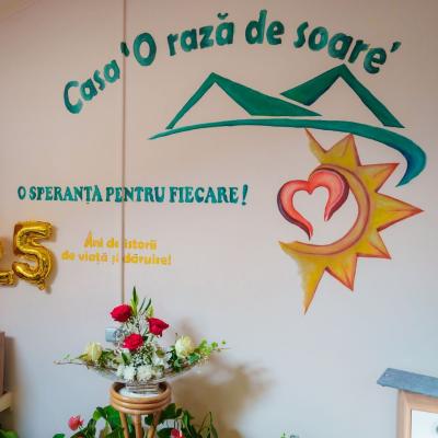 26 octombrie: Huşi: 25 de ani de istorii, de viaţă şi dăruire în mijlocul tinerilor de la Casa "O rază de soare"