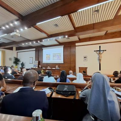 21-24 octombrie: Roma: Familiile din dieceză reprezentate la Jubileul Institutului Pontifical "Ioan Paul al II-lea", Ştiinţe despre Căsătorie şi Familie