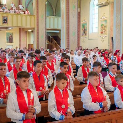 30 august: Faraoani: Primirea Mirului într-o comunitate reînnoită de Duhul Sfânt