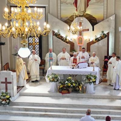 6 august: Adjud: Hram împreună cu Preasfinţitul Petru Sescu