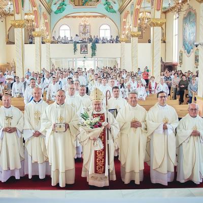 19 iulie: Săveni: Consacrarea altarului la jubileul de 50 de ani de la sfinţirea bisericii