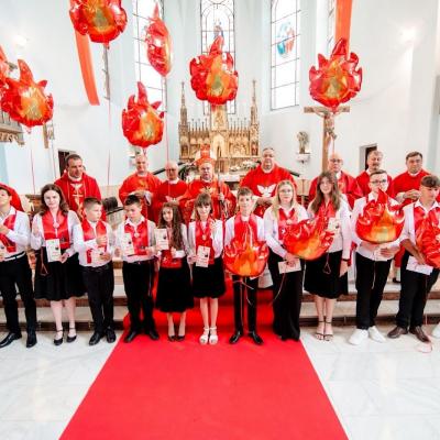 13 iulie: Cacica: Administrarea sacramentului Mirului