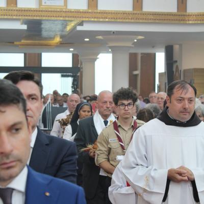 28 iunie: Piatra-Neamţ: Consacrarea altarului şi sfinţirea Bisericii "Sfântul Iosif Muncitorul"