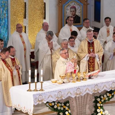 24 iunie: Iaşi: Zece diaconi au fost hirotoniţi preoţi. Foto: Ovidiu Bişog