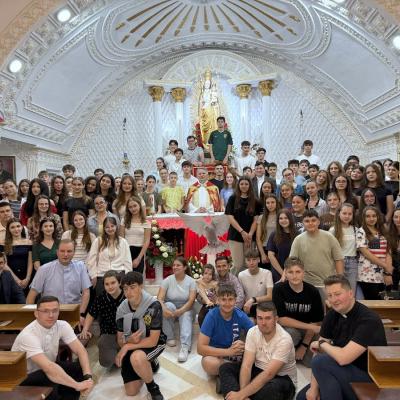 6 iunie: Baraţi: Adoraţie cu tinerii din Decanatul de Bacău-Centru