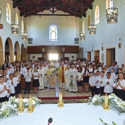1 iunie: Roma: Conferirea sacramentului Mirului în comunităţile romano-catolice române din Roma, "San Vitale" şi "Grotte Celoni"