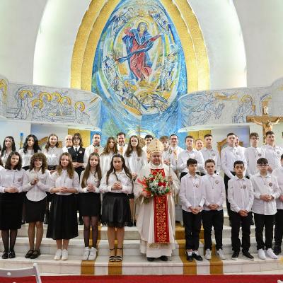 25 mai: Iaşi: Administrarea Mirului în Parohia "Adormirea Maicii Domnului"