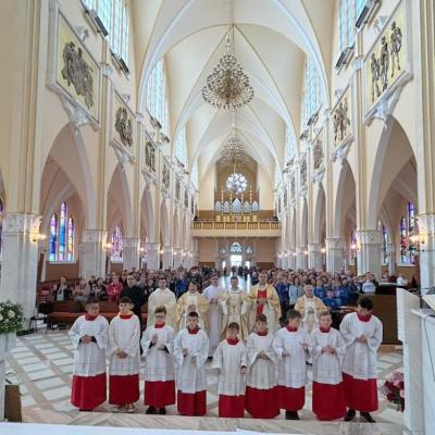 24 mai: Adjudeni: Bucuria speranţei trăită la a XVII-a ediţie a Întâlnirii Diecezane a Adulţilor din Acţiunea Catolică