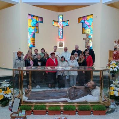 10 mai: Oneşti: Consiliul Naţional al Uniunii Asociaţiilor Caritative "Sfântul Vincenţiu de Paul"