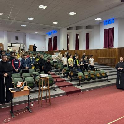24 aprilie: Roman: Ziua Vocaţională "Iată-mă, trimite-mă pe mine!" (Is 6,8)
