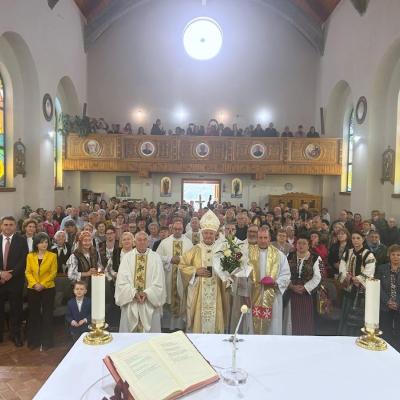 31 mai: Pârâul Rece: ÎPS Aurel la hramul comunităţii Mănăstirii "Preasfânta Treime"