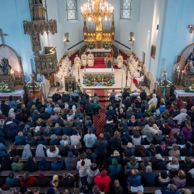 9 mai: Cacica: Împreună cu Isus şi Maria pe calea suferinţei - Pelerinajul Bolnavilor şi al lucrătorilor din sănătate. Foto: Marius-Jean Laurescu