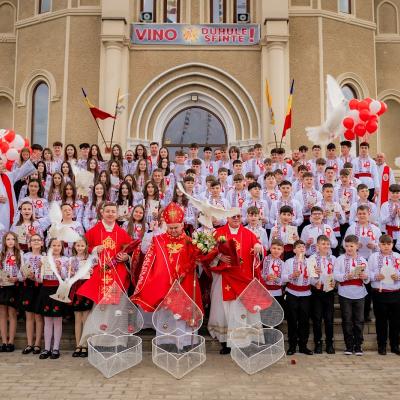 2 mai: Buruieneşti: Celebrarea Tainei Sfântului Mir