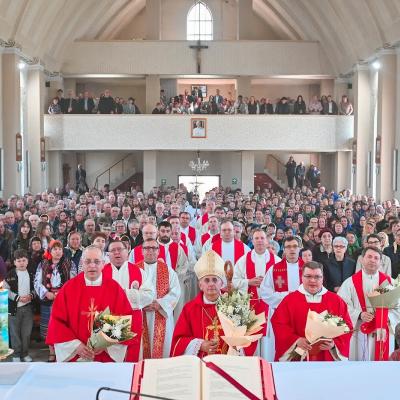 24-26 aprilie: Vizită pastorală a PS Iosif Păuleţ în Parohia "Sfântul Marcu" din Cleja. Foto: Andreea Benchea