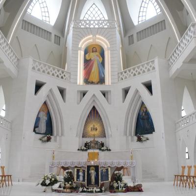 12 aprilie: Gherăeşti: Hramul Divinei Milostiviri