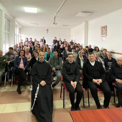 22 martie: Pildeşti: "Crucea, unica speranţă", tema zilei de reculegere pentru familii