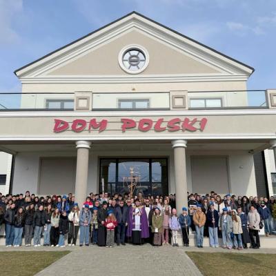 21 martie: Moara: Calea Sfintei Cruci pentru adolescenţii şi tinerii din Bucovina