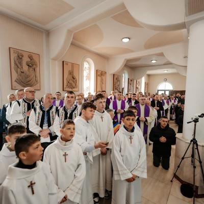 12 martie: Sagna: Funeraliile pr. Alois Bulai. Foto: Paul Dumea