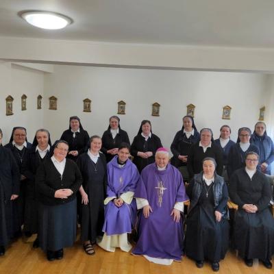 8-14 martie: Iugani: Zile pline de har şi încărcătură spirituală. Formare şi exerciţii spirituale pentru surorile SCMP
