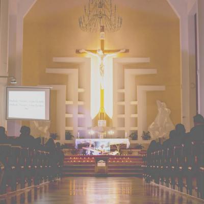 27 februarie: Bacău: Moment de adoraţie euharistică dedicat tinerilor în Parohia "Înălţarea Sfintei Cruci"