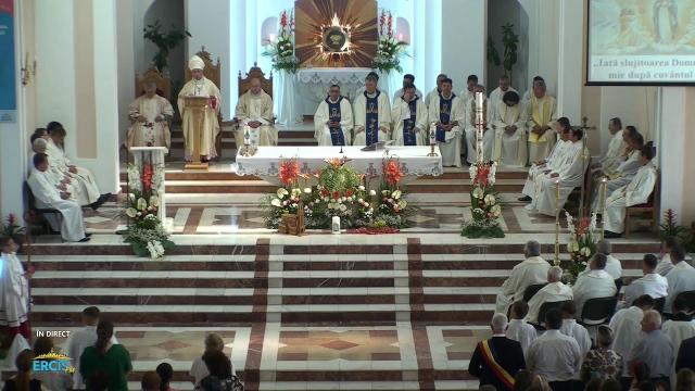 Tămăşeni: Sfânta Liturghie solemnă de hram