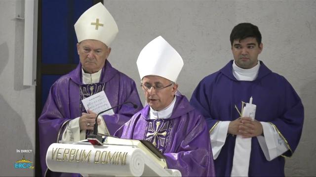 Iaşi (catedrală): Sfânta Liturghie de înmormântare a pr. Anton Despinescu