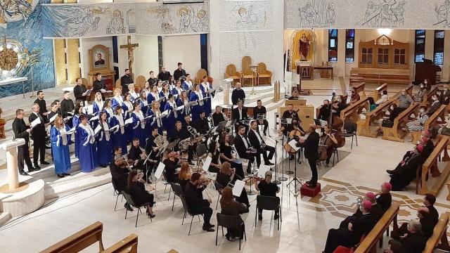 Iaşi (catedrală): Concert vocal-simfonic susţinut de Corul "Juvenes Ecclesiae"