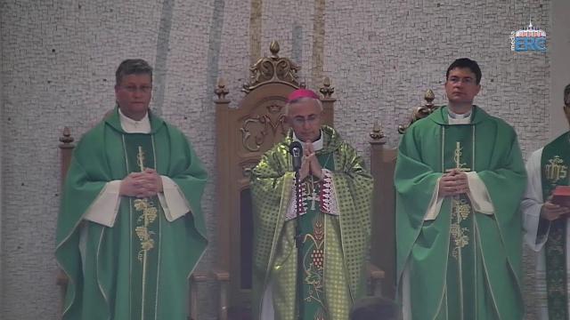 Iaşi (catedrală): Prima Liturghie a episcopului Iosif Păuleţ