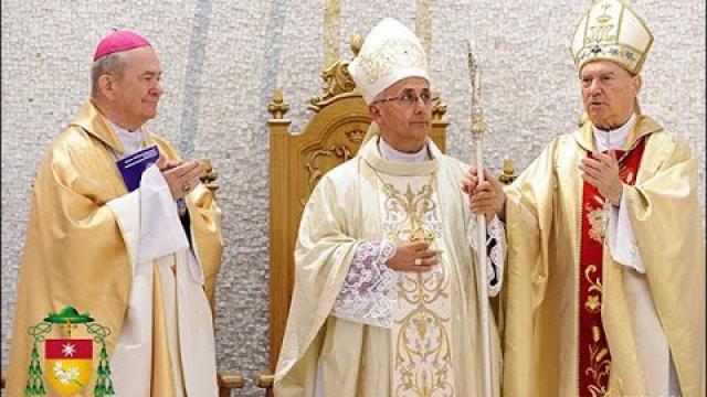 Iaşi (catedrală): Sfânta Liturghie de consacrare ca episcop a a Mons. Iosif Păuleţ