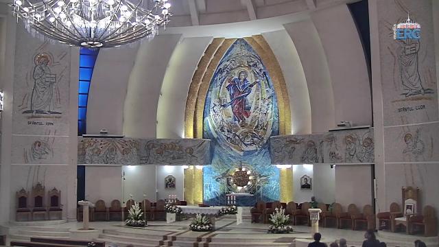 Iaşi (catedrală): Sfânta Liturghie la încheierea mandatului PS Petru Gherghel