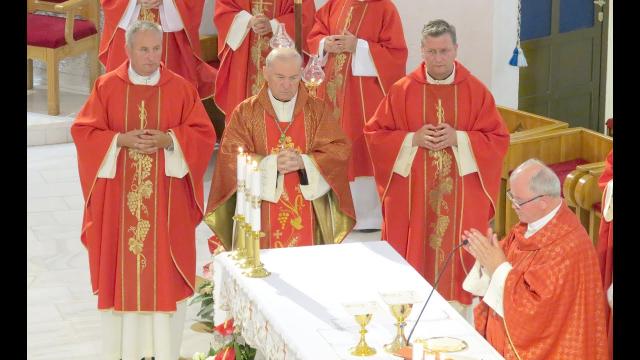 Iaşi (catedrală): Liturghie din mulţumire a PS Petru Gherghel pentru darul Preoţiei