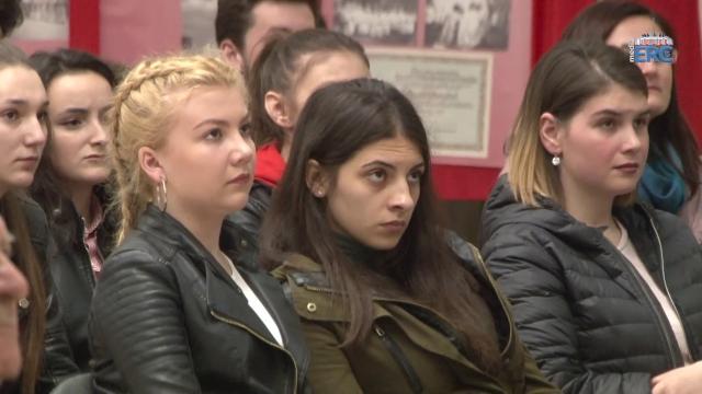 Iaşi (catedrală): Trei paşi spre întâlnirea cu papa. Cateheza 1 cu pr. Marius-Petru Bîlha