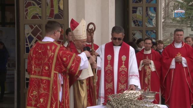 Iaşi (catedrală): Liturghia tinerilor din Duminica Floriilor