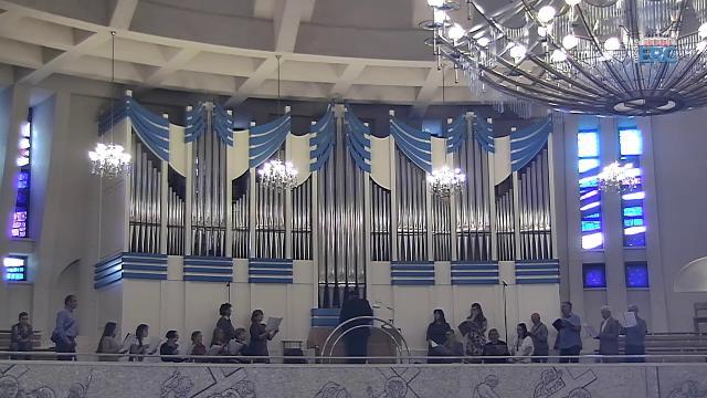 Iaşi (catedrală): Liturghie din solemnitatea Coborârii Duhului Sfânt (Rusaliile)
