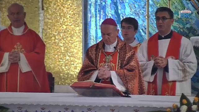 Iaşi (catedrală): Liturghie la 4 ani de la beatificarea episcopului Anton Durcovici