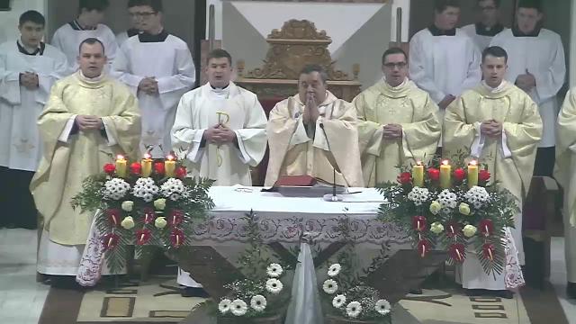Bacău "Sfinţii Petru şi Paul": Liturghia din noaptea de Crăciun