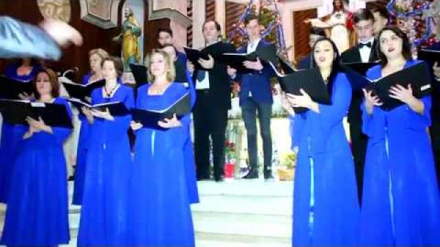 Oneşti "Sfinţii Petru şi Paul": Concert de colinde