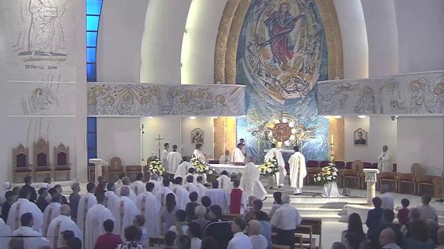 Iaşi (catedrală): Liturghia hramului "Sfânta Fecioară Maria, Regină"