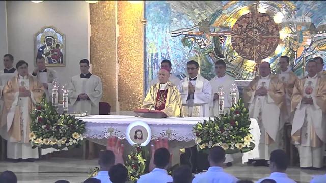 Iaşi (catedrală): Liturghie de hirotonire de preoţi