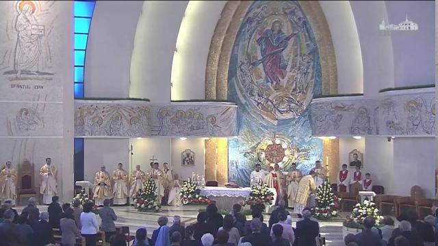 Iaşi (catedrală): Sfânta Liturghie din Duminica Paştelui