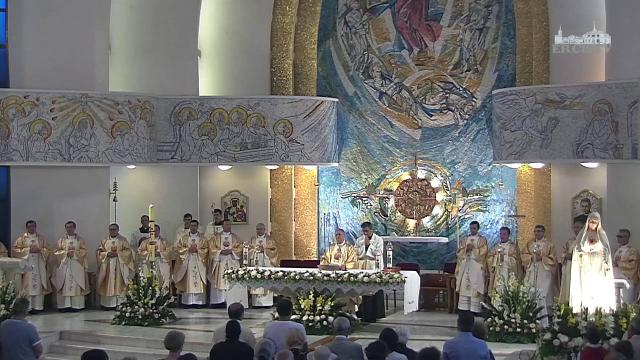 Iaşi (catedrală): Liturghia hramului "Adormirea Maicii Domnului"