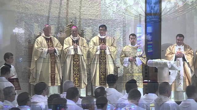 Iaşi (catedrală): Liturghia crismei din Joia Sfântă