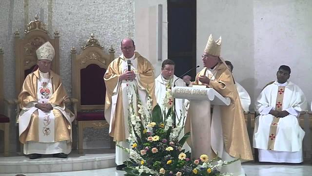 Iaşi (catedrală): Liturghia din sărbătoarea "Adormirea Maicii Domnului"
