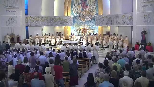 Iaşi (catedrală): Liturghia şi procesiunea din duminica după Joia Verde