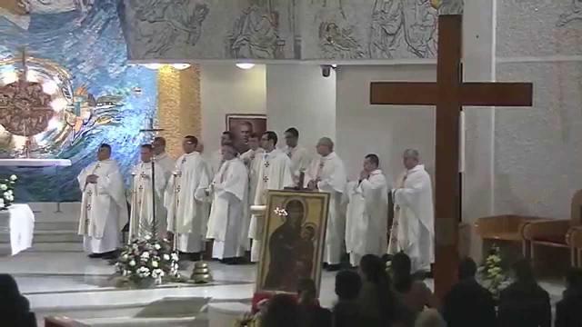 Crucea şi icoana ZMT la Iaşi: Sfânta Liturghie