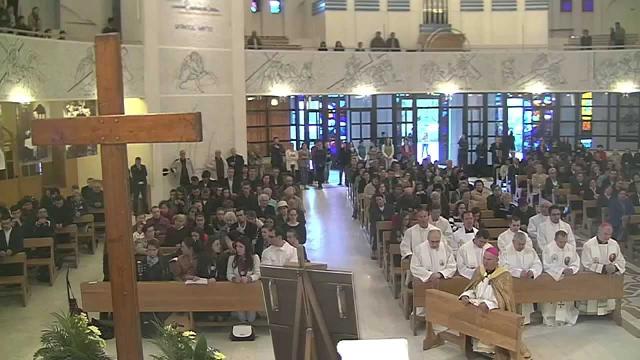 Crucea şi icoana ZMT la Iaşi: Primirea în catedrală şi sfântul Rozariu