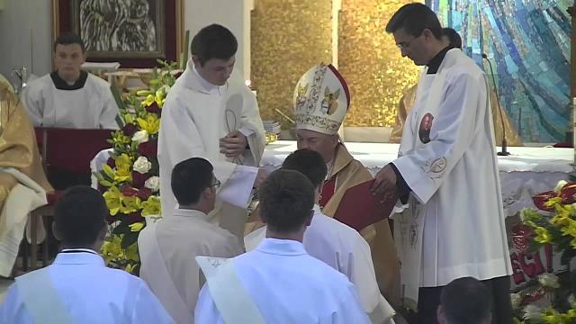 Iaşi: Sfânta Liturghiei de hirotonire a 29 de preoţi